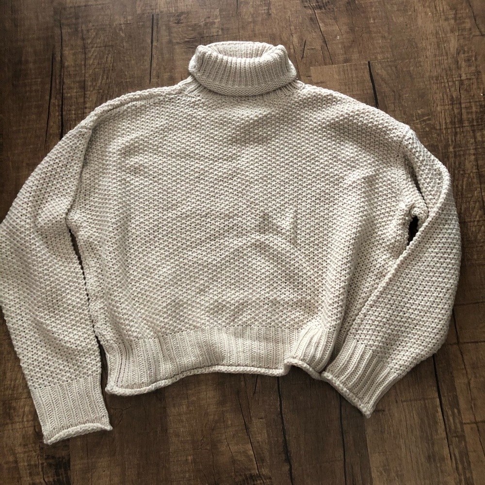 Cropped knit sweater